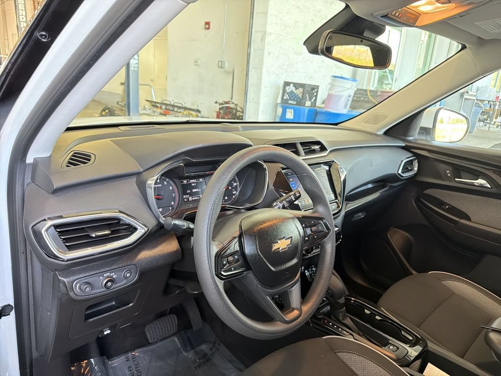 Certified 2023 Chevrolet TrailBlazer LT w/ Convenience Package AWD/4WD image 10