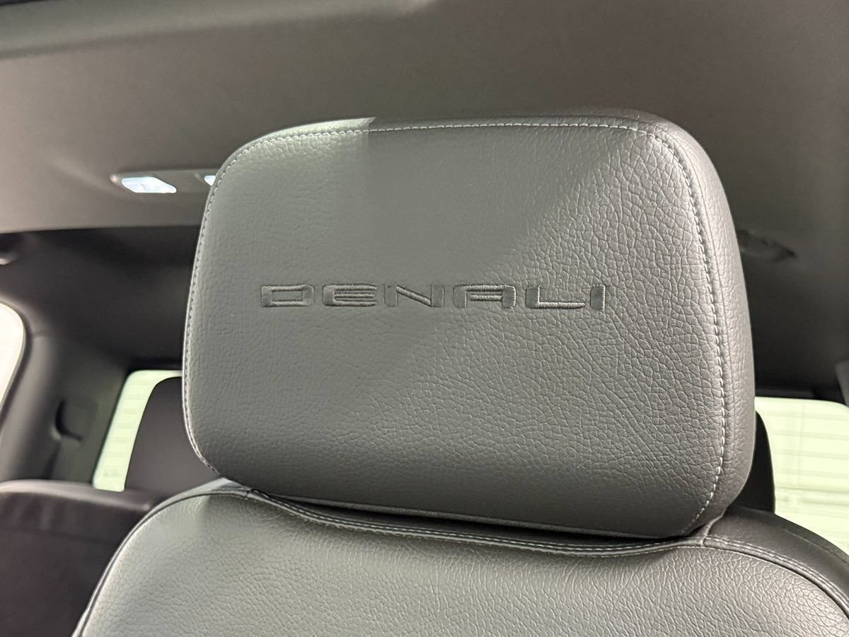 Used 2021 GMC Sierra 1500 Denali w/ Denali Ultimate Package AWD/4WD image 14