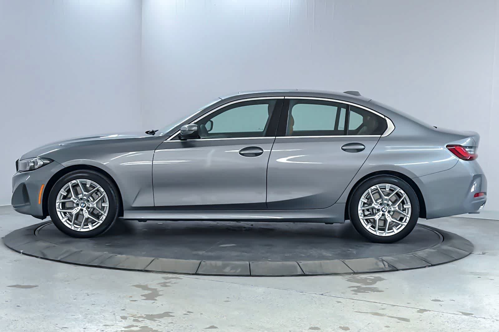 Used 2026 BMW 330i Sedan w/ Convenience Package RWD image 5