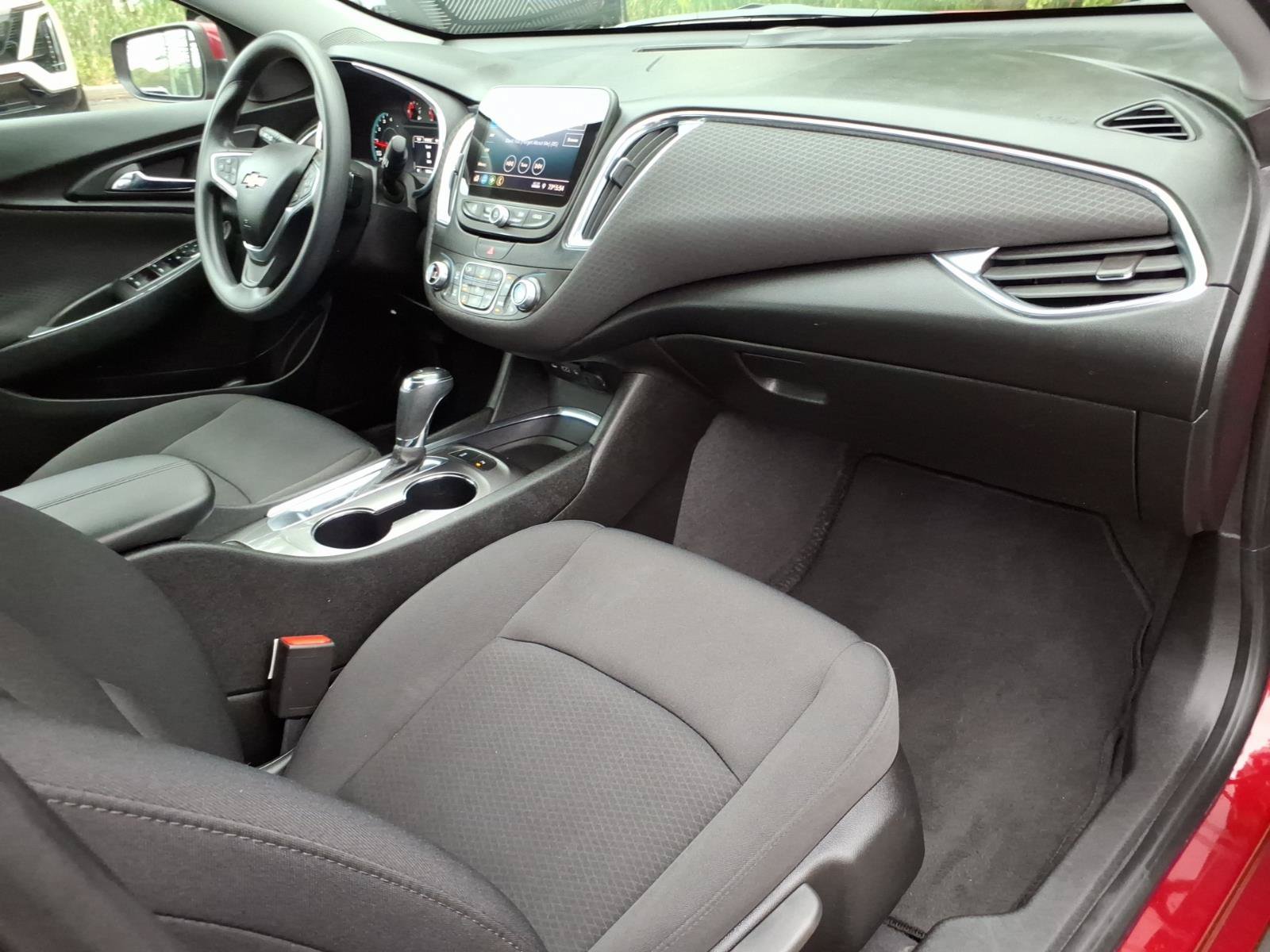 Certified 2019 Chevrolet Malibu LT w/ Driver Confidence Package FWD image 9