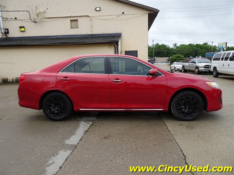 Used 2012 Toyota Camry LE FWD image 6
