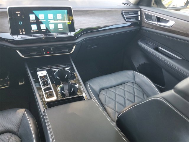 Used 2024 Volkswagen Atlas SEL Premium R-Line image 15