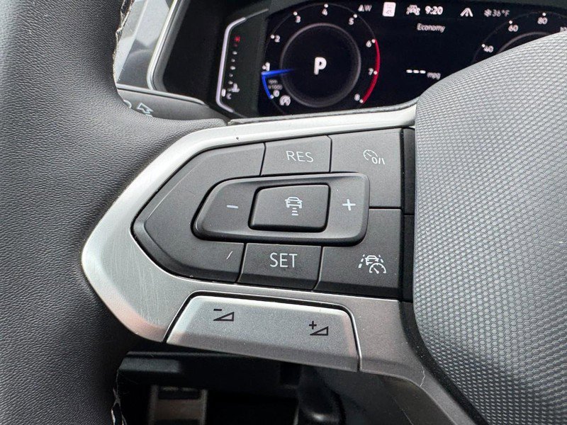 Used 2023 Volkswagen Tiguan SEL R-Line image 18