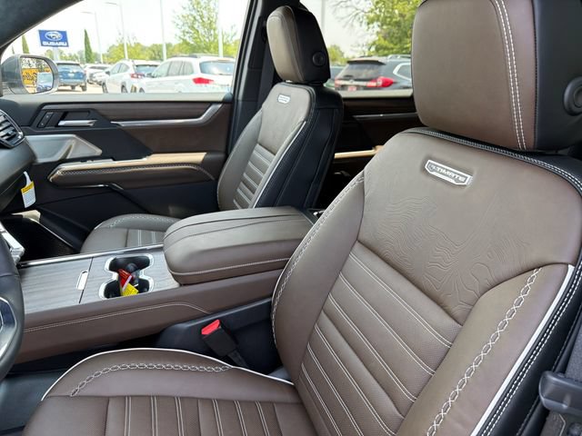 New 2026 GMC Acadia Denali Ultimate FWD image 17