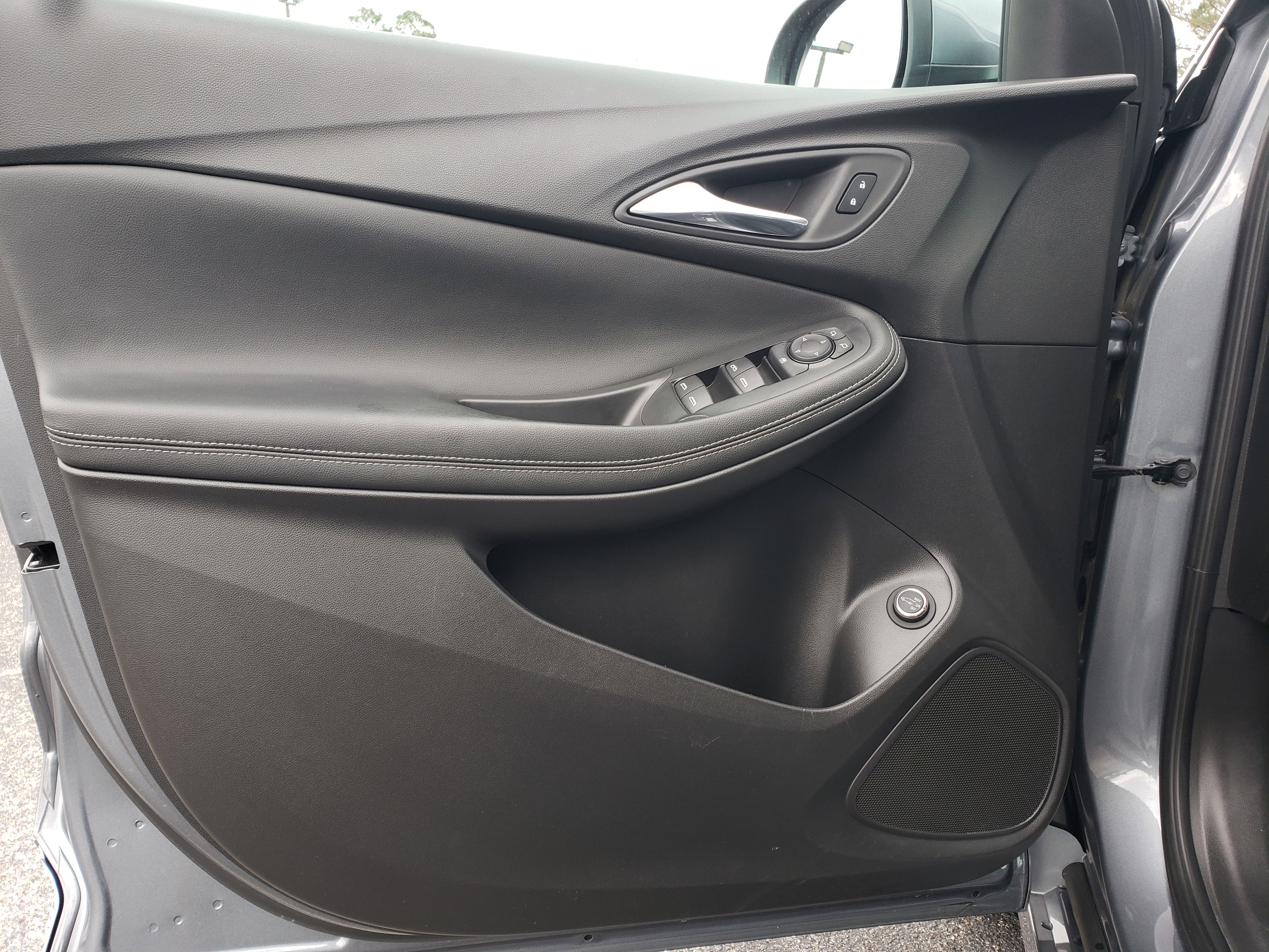 Used 2022 Buick Encore GX Select w/ Sport Touring Package image 12