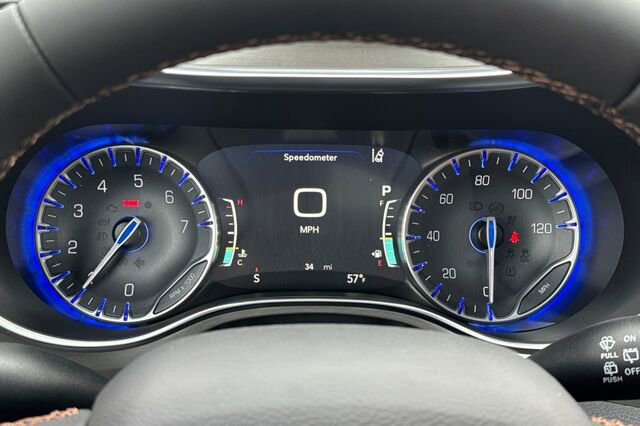 New 2026 Chrysler Pacifica Pinnacle w/ Trailer Tow Group image 24