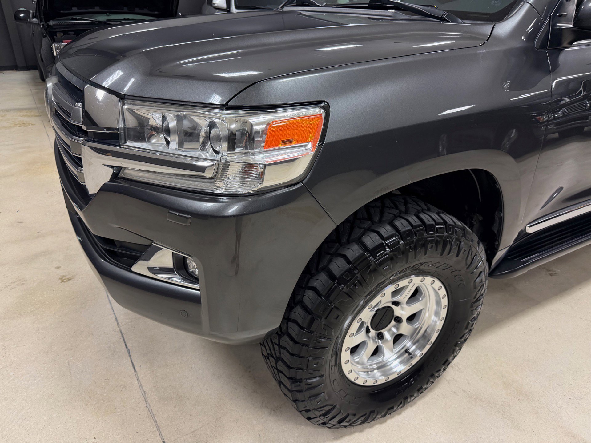 Used 2016 Toyota Land Cruiser AWD/4WD image 20