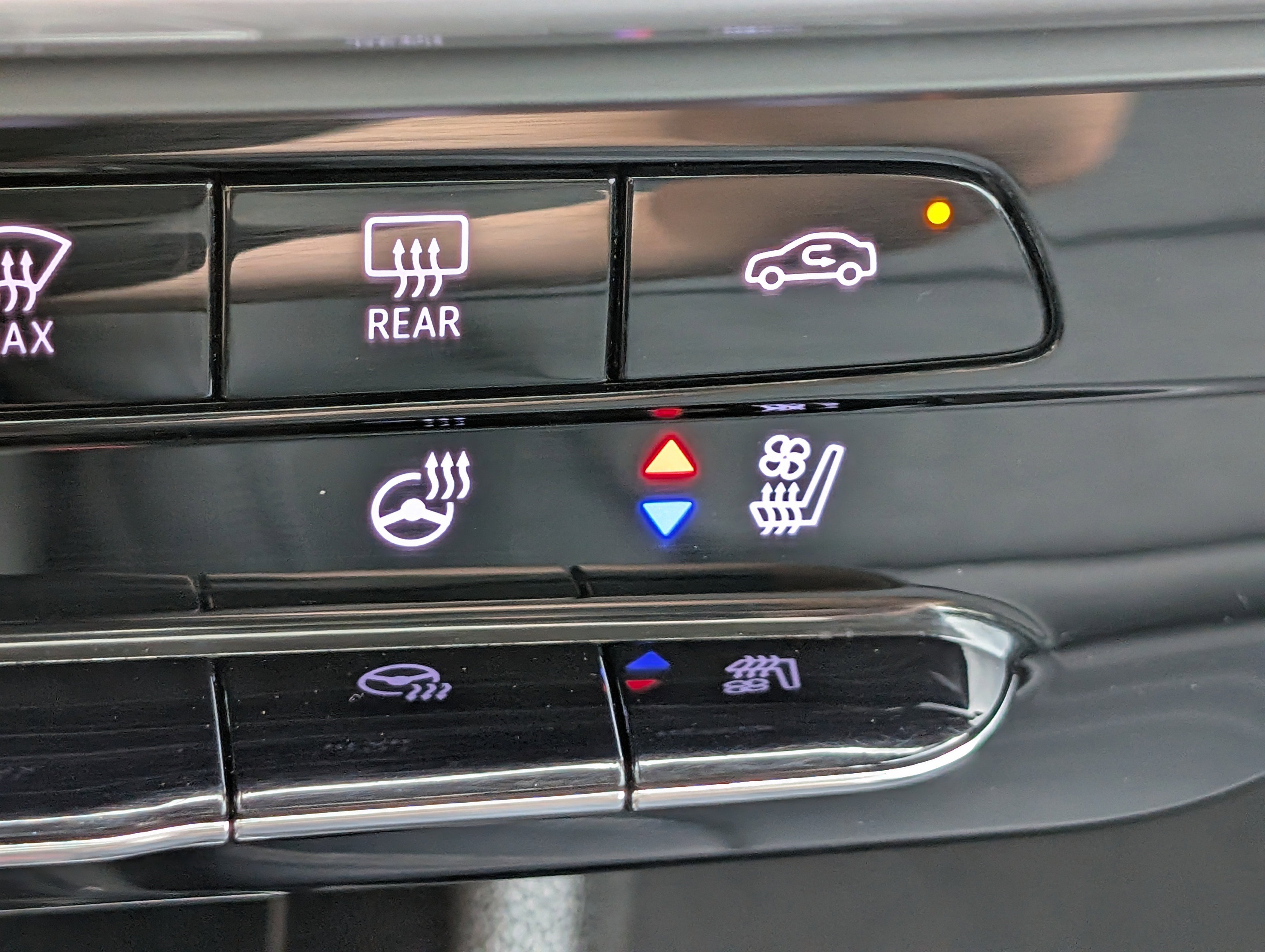 Used 2022 Chevrolet Bolt EUV Premier w/ Launch Edition FWD image 33