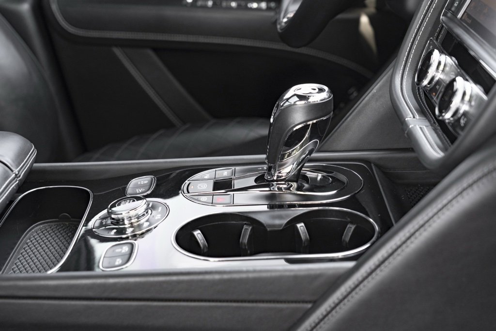 Used 2018 Bentley Bentayga image 36