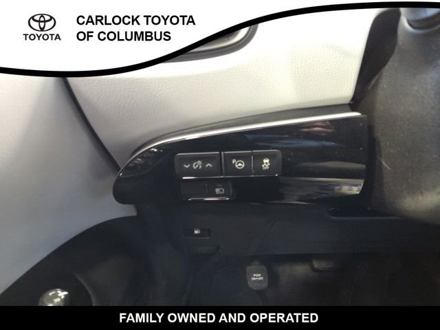 Used 2020 Toyota Prius LE AWD/4WD image 23