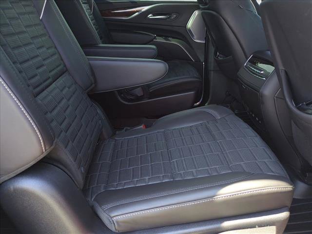 Certified 2023 Cadillac Escalade Sport Platinum w/ LPO, ONYX Package AWD/4WD image 23