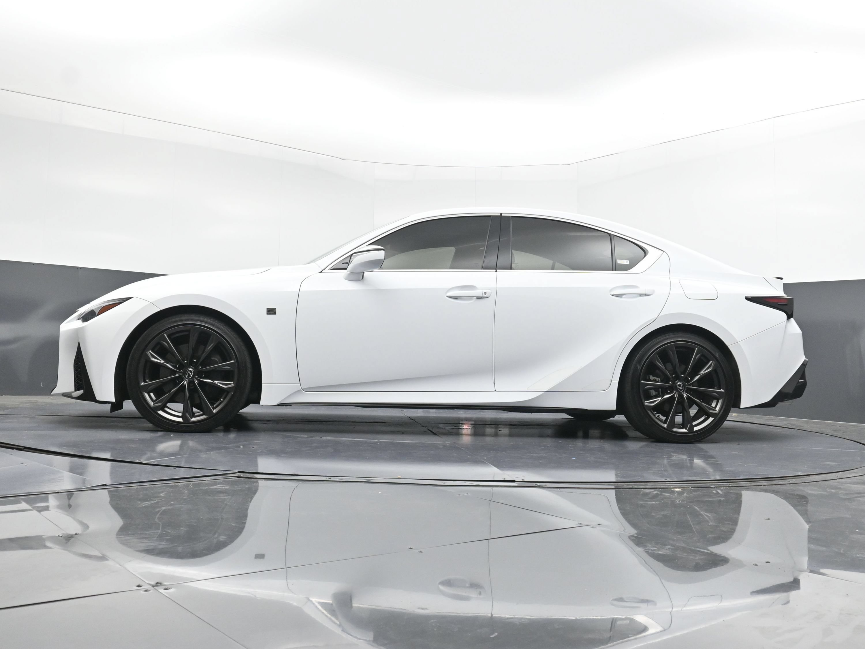 Used 2024 Lexus IS 350 F Sport RWD image 28