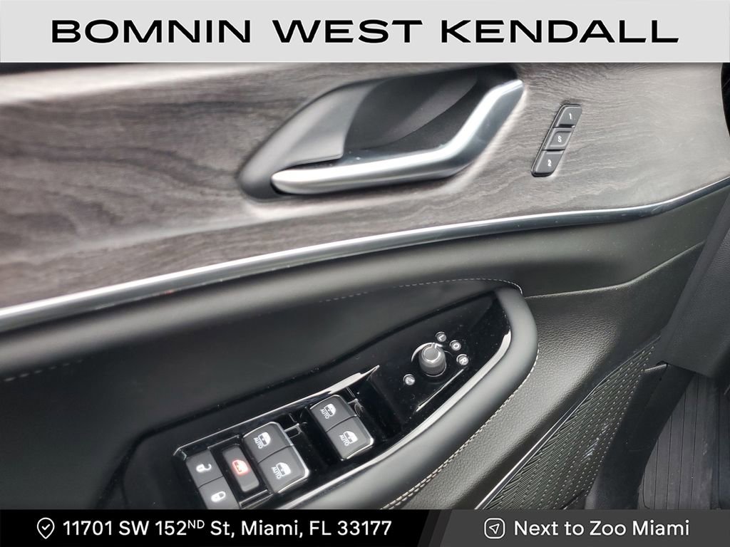 Used 2023 Jeep Grand Cherokee Overland image 19