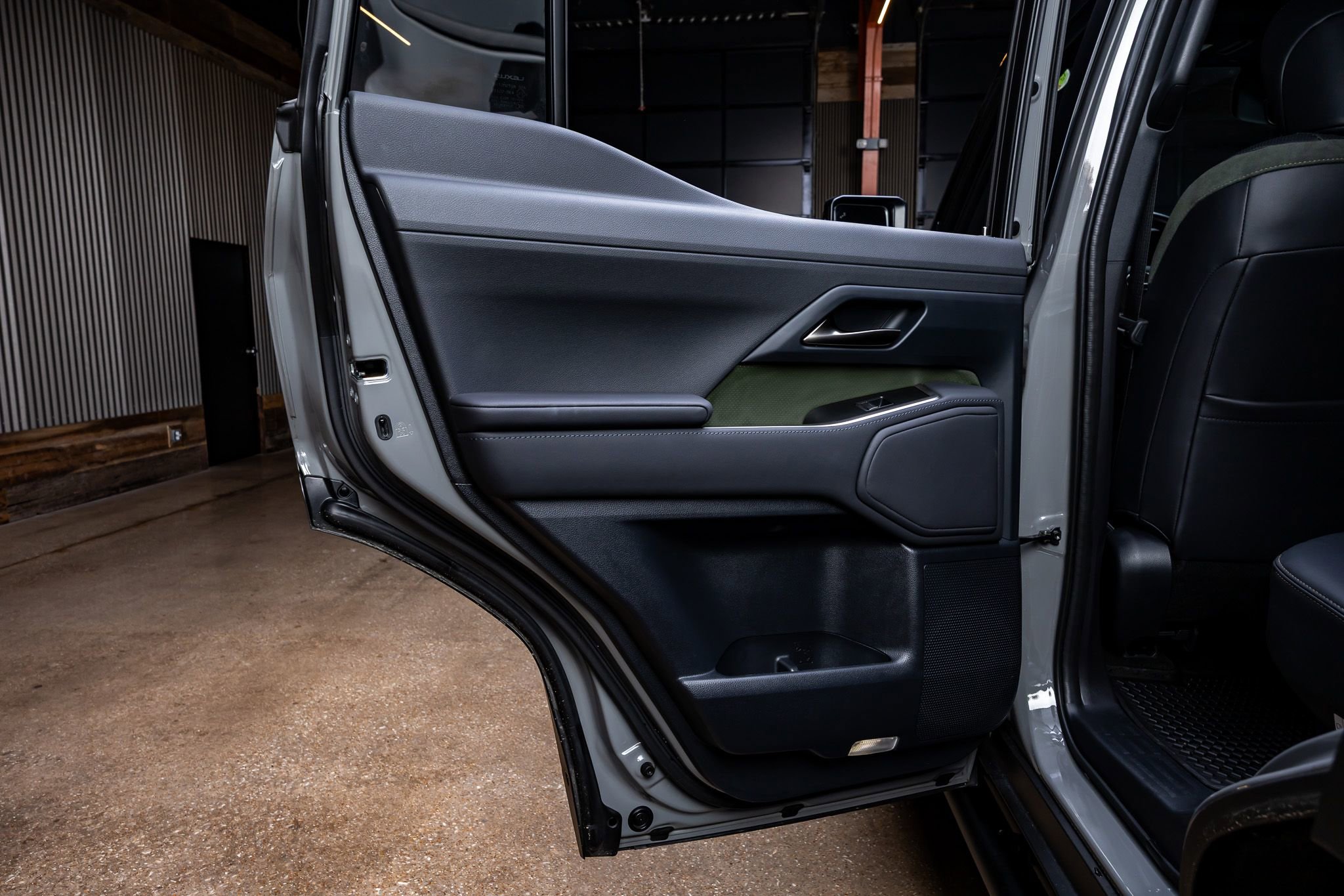 Used 2025 Lexus GX 550 550 Overtrail image 38