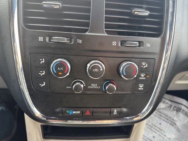 Used 2020 Dodge Grand Caravan SXT image 21