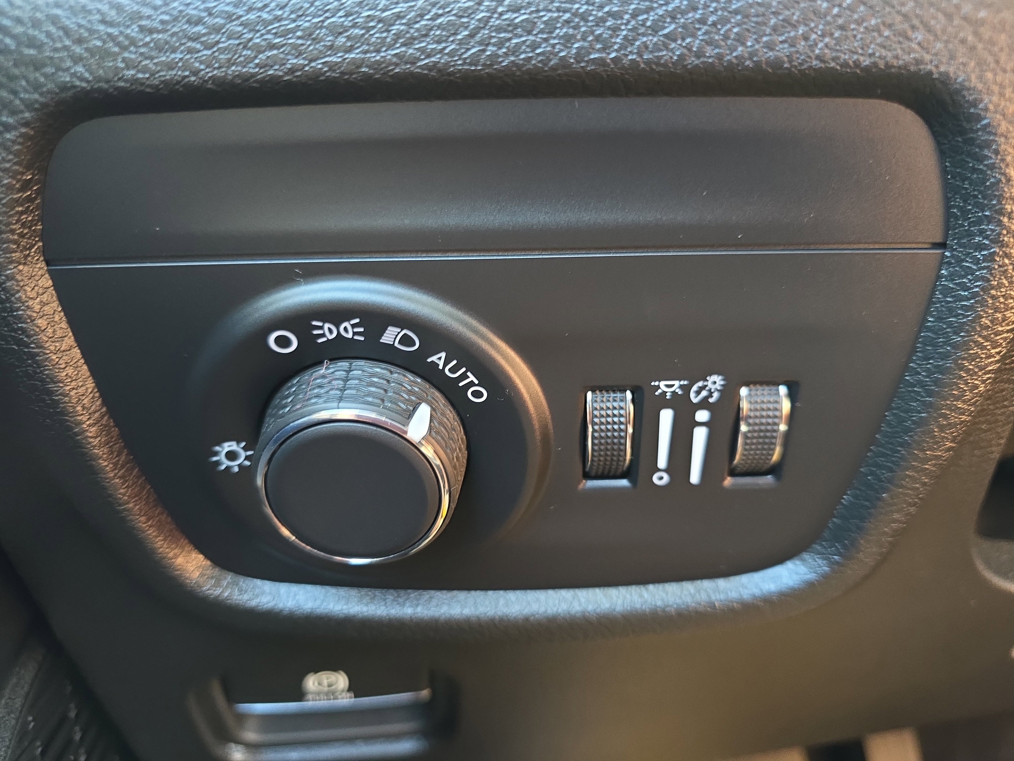 Used 2024 Jeep Grand Cherokee Altitude AWD/4WD image 23