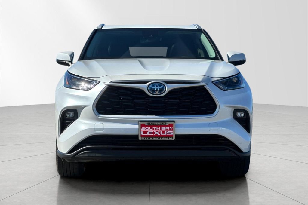Used 2023 Toyota Highlander XLE w/ Protection Package #3 (TMS) image 9