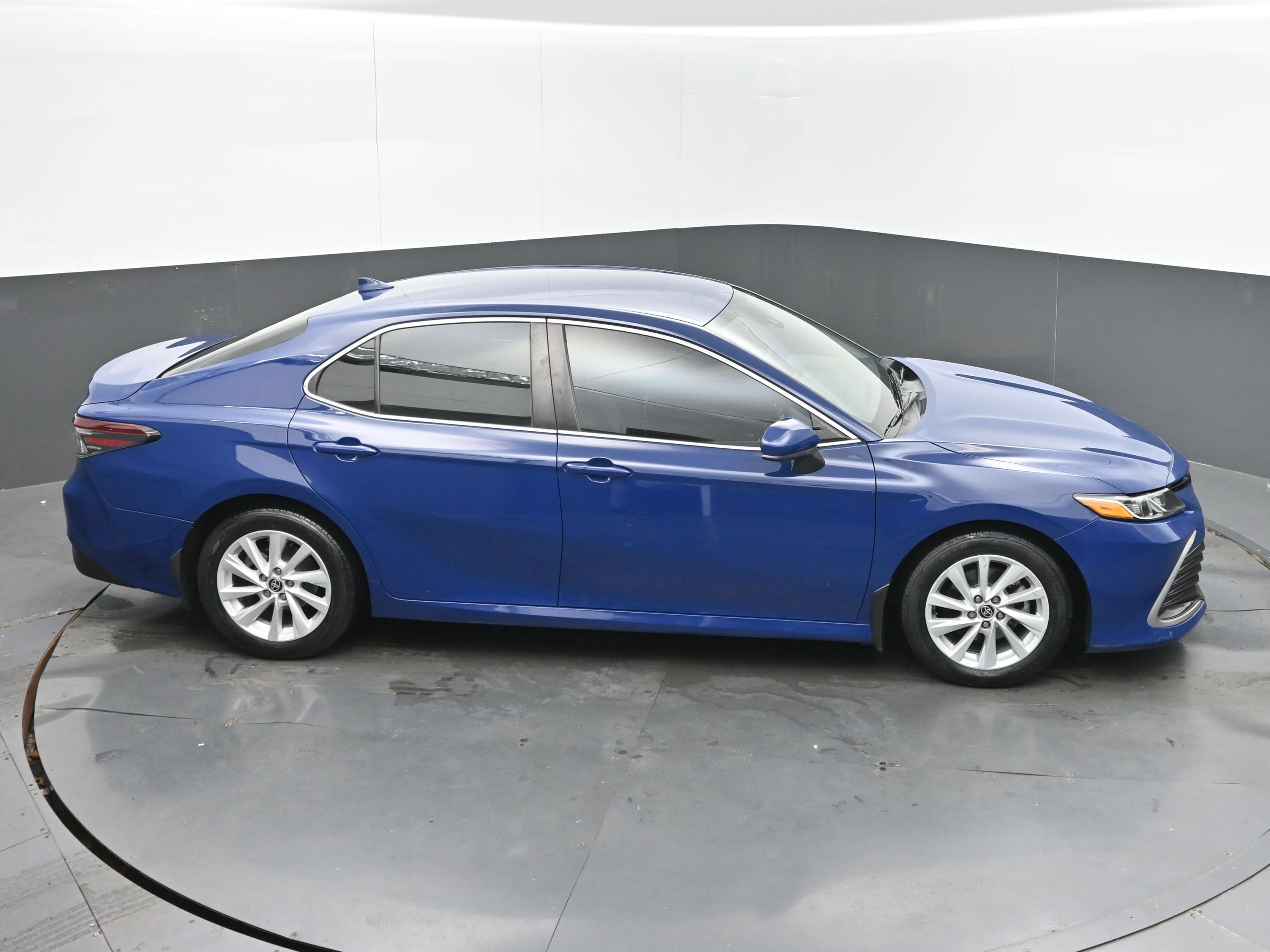 Used 2023 Toyota Camry LE FWD image 40