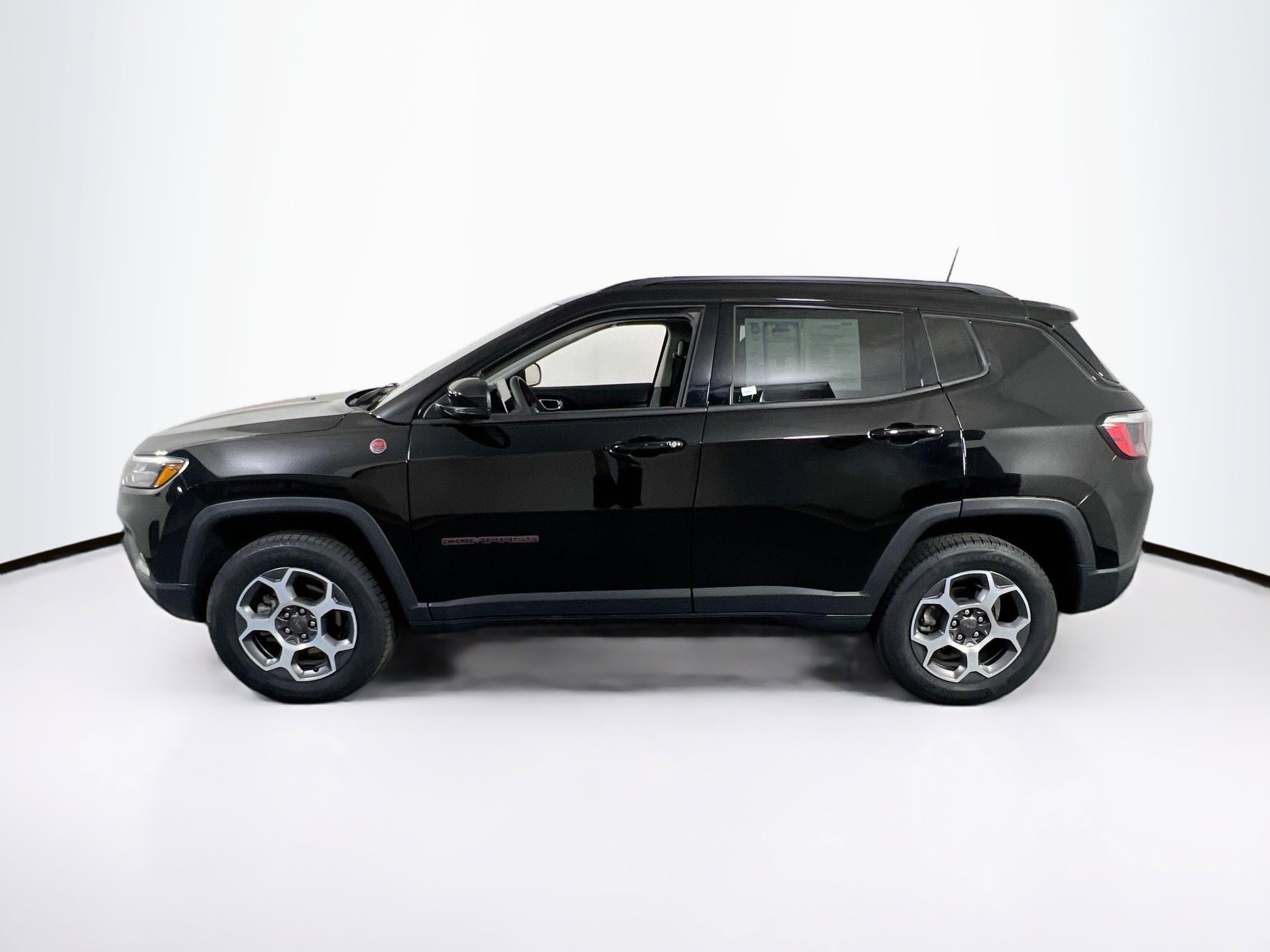 Used 2022 Jeep Compass Trailhawk AWD/4WD image 8
