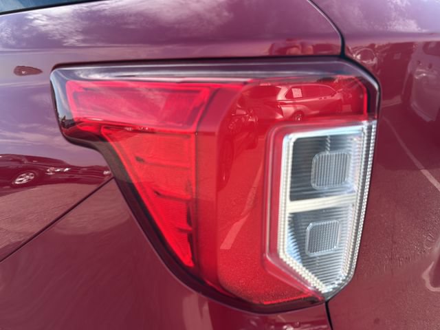 Used 2020 Ford Explorer XLT w/ Equipment Group 202A AWD/4WD image 28