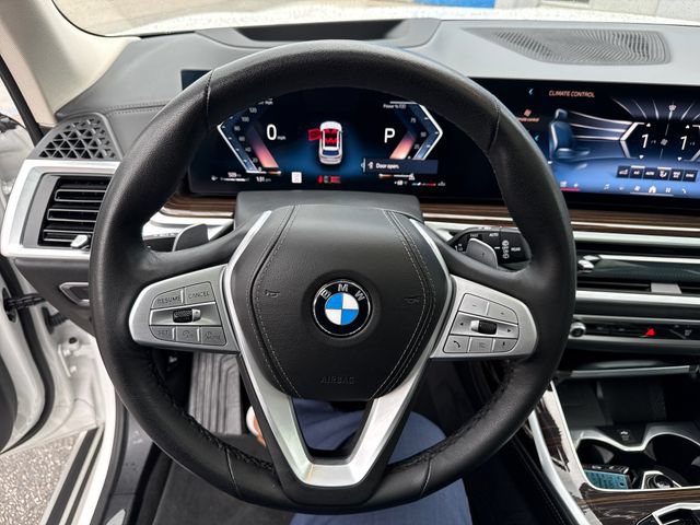 Used 2026 BMW X7 xDrive40i AWD/4WD image 18