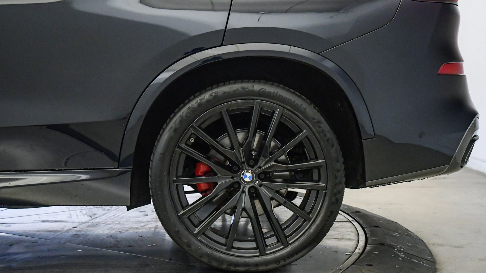 Certified 2025 BMW X5 xDrive40i w/ M Sport Package AWD/4WD image 11