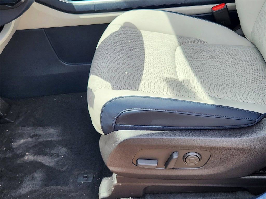 New 2026 Kia Carnival SX w/ SX Dark Edition Package image 9