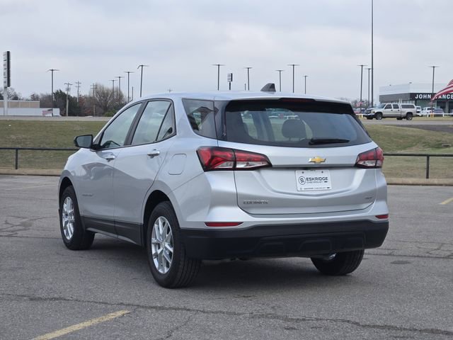 Used 2022 Chevrolet Equinox LS w/ LPO, Floor Liner Package image 5