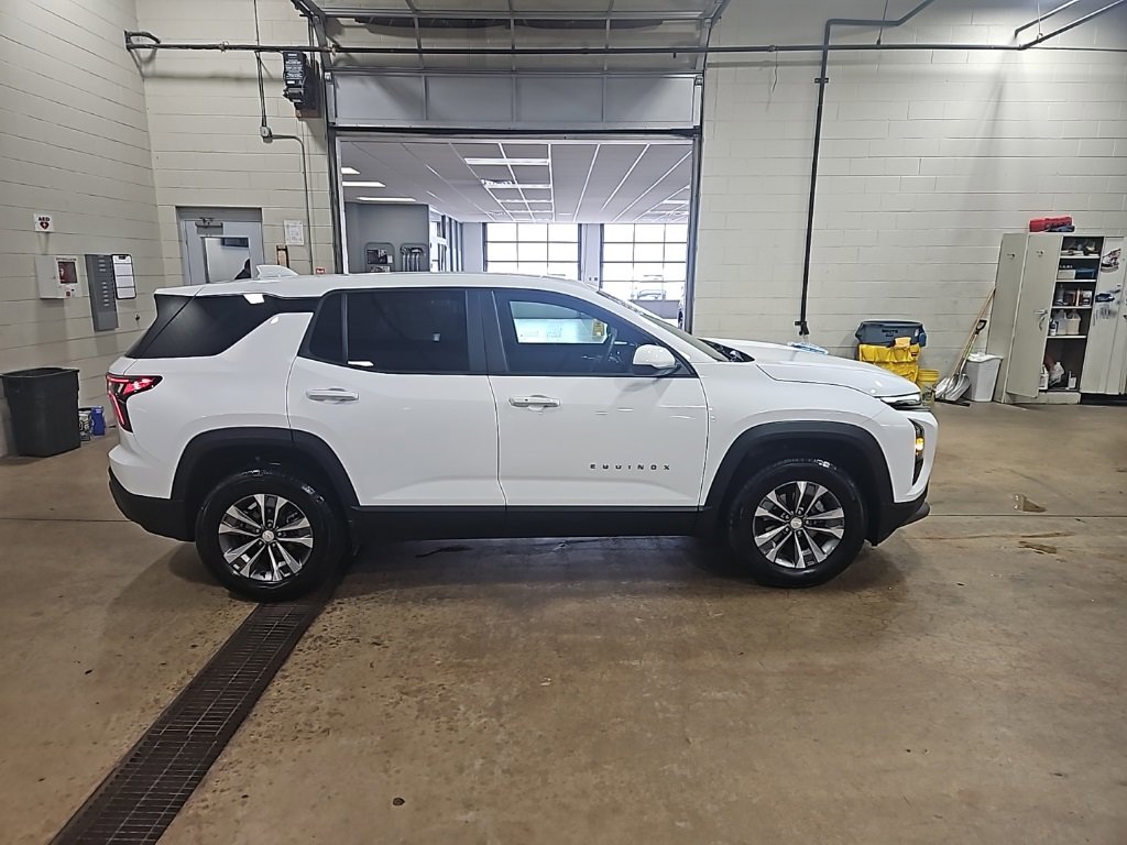 Used 2025 Chevrolet Equinox LT image 8