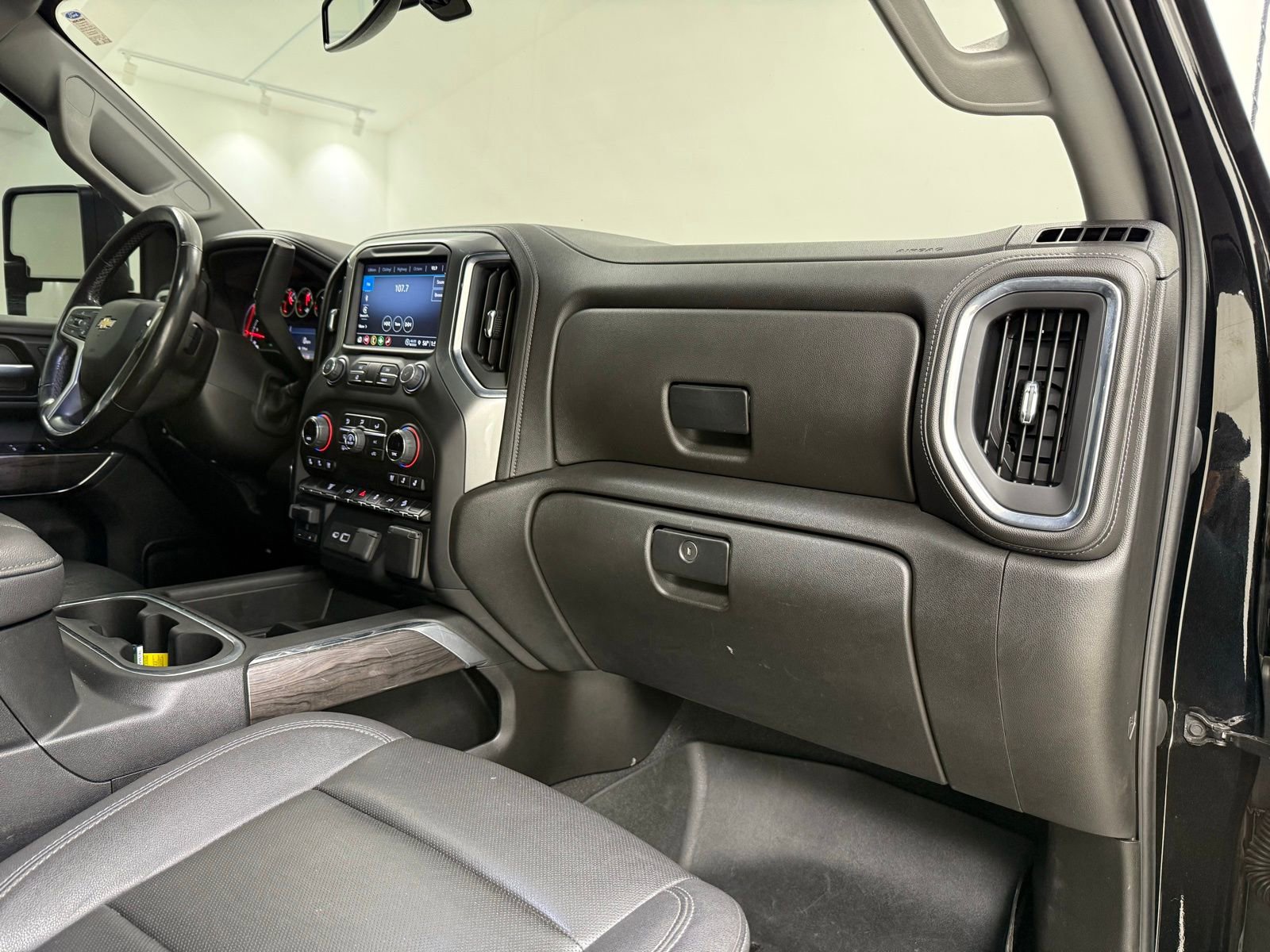 Used 2022 Chevrolet Silverado 2500 LTZ w/ LTZ Convenience Package image 36
