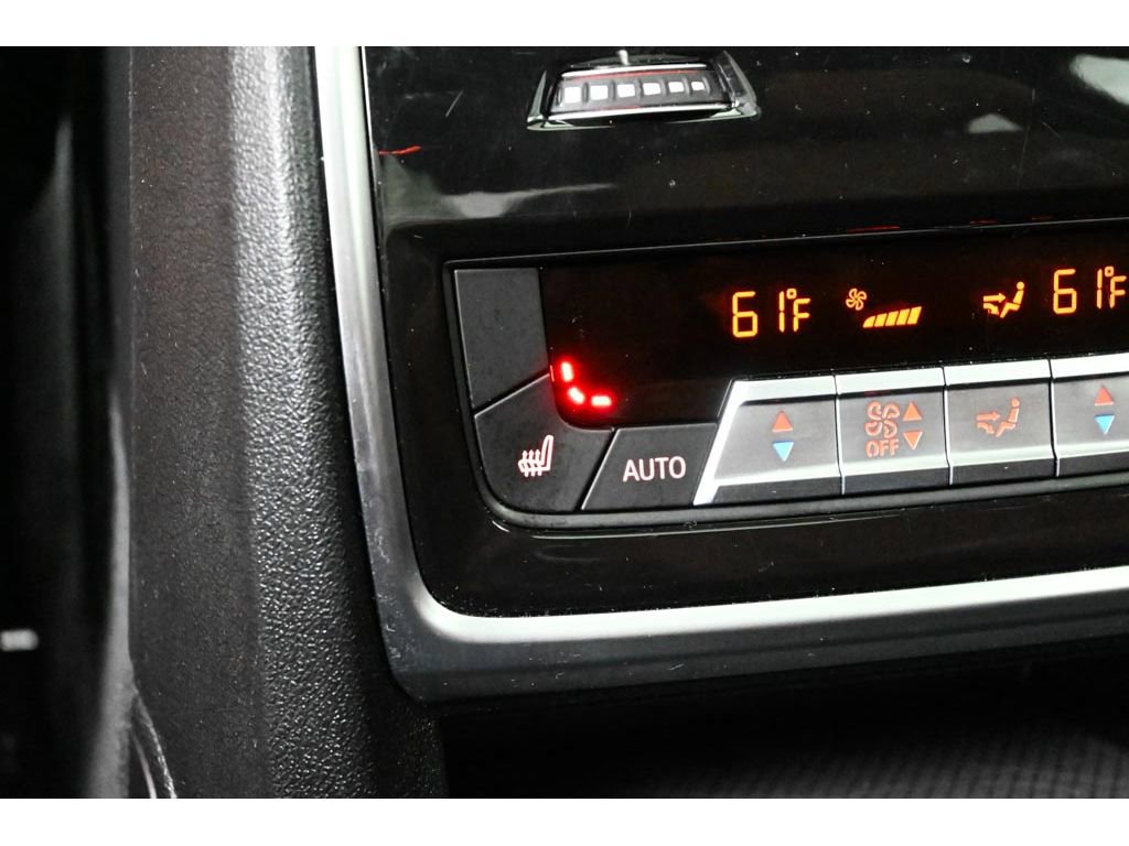 Used 2025 BMW X7 M60i AWD/4WD image 35