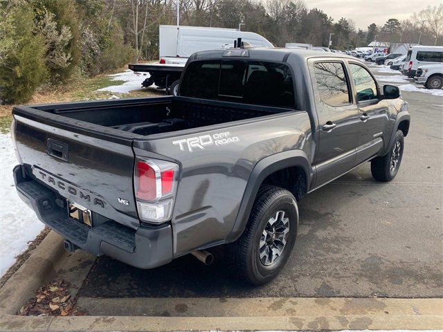 Used 2020 Toyota Tacoma TRD Off-Road w/ Technology Package image 31