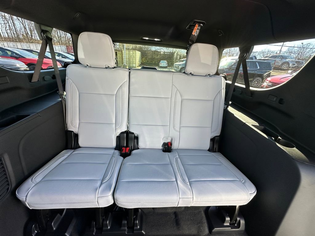 New 2026 Chevrolet Suburban Premier image 21