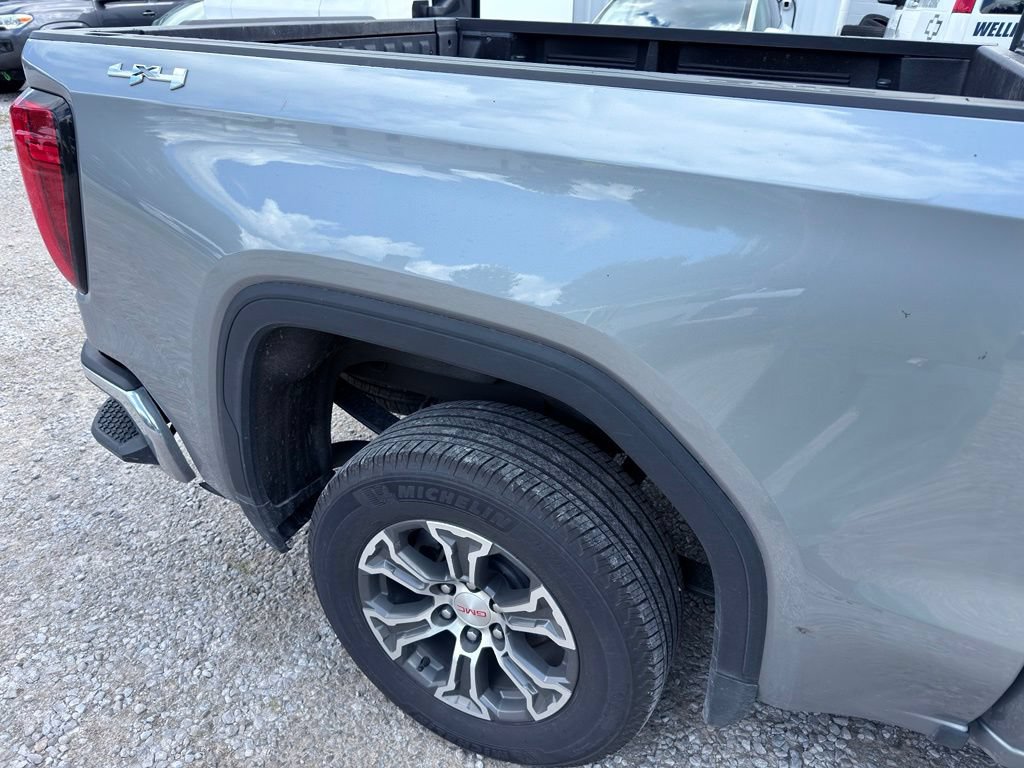 Used 2025 GMC Sierra 1500 SLT AWD/4WD image 6