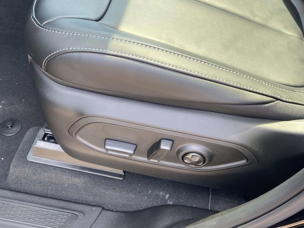 New 2026 Jeep Grand Cherokee Limited w/ Limited Altitude Package image 14