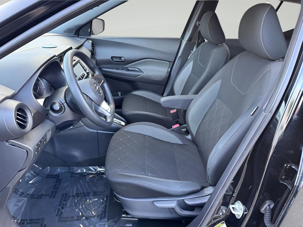 Used 2020 Nissan Kicks S image 9