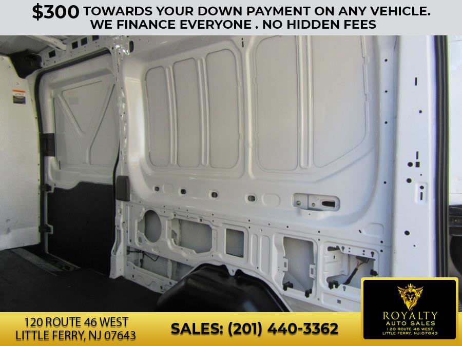 Used 2023 Ford Transit 250 Medium Roof image 27