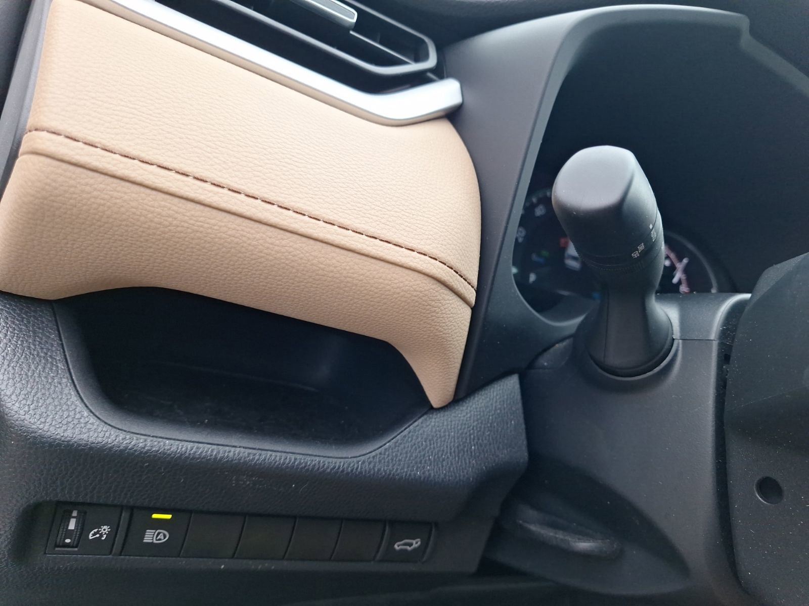 Used 2024 Toyota RAV4 XLE Premium image 18