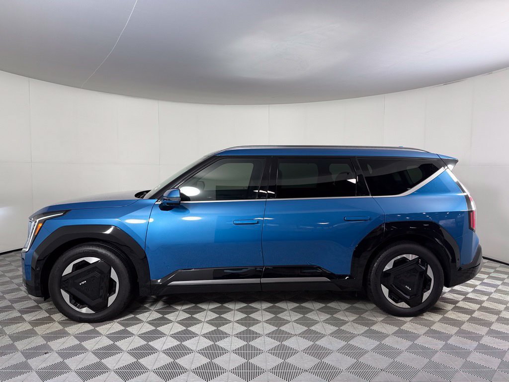 Used 2024 Kia EV9 Land AWD/4WD image 7