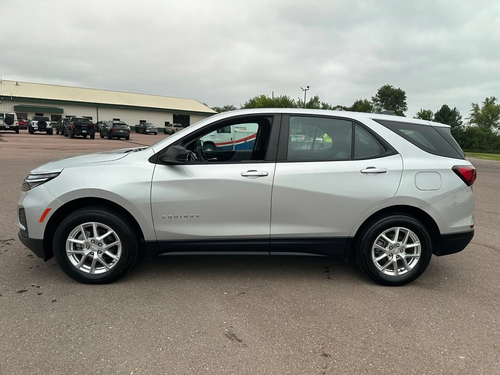 Used 2022 Chevrolet Equinox LS AWD/4WD image 36