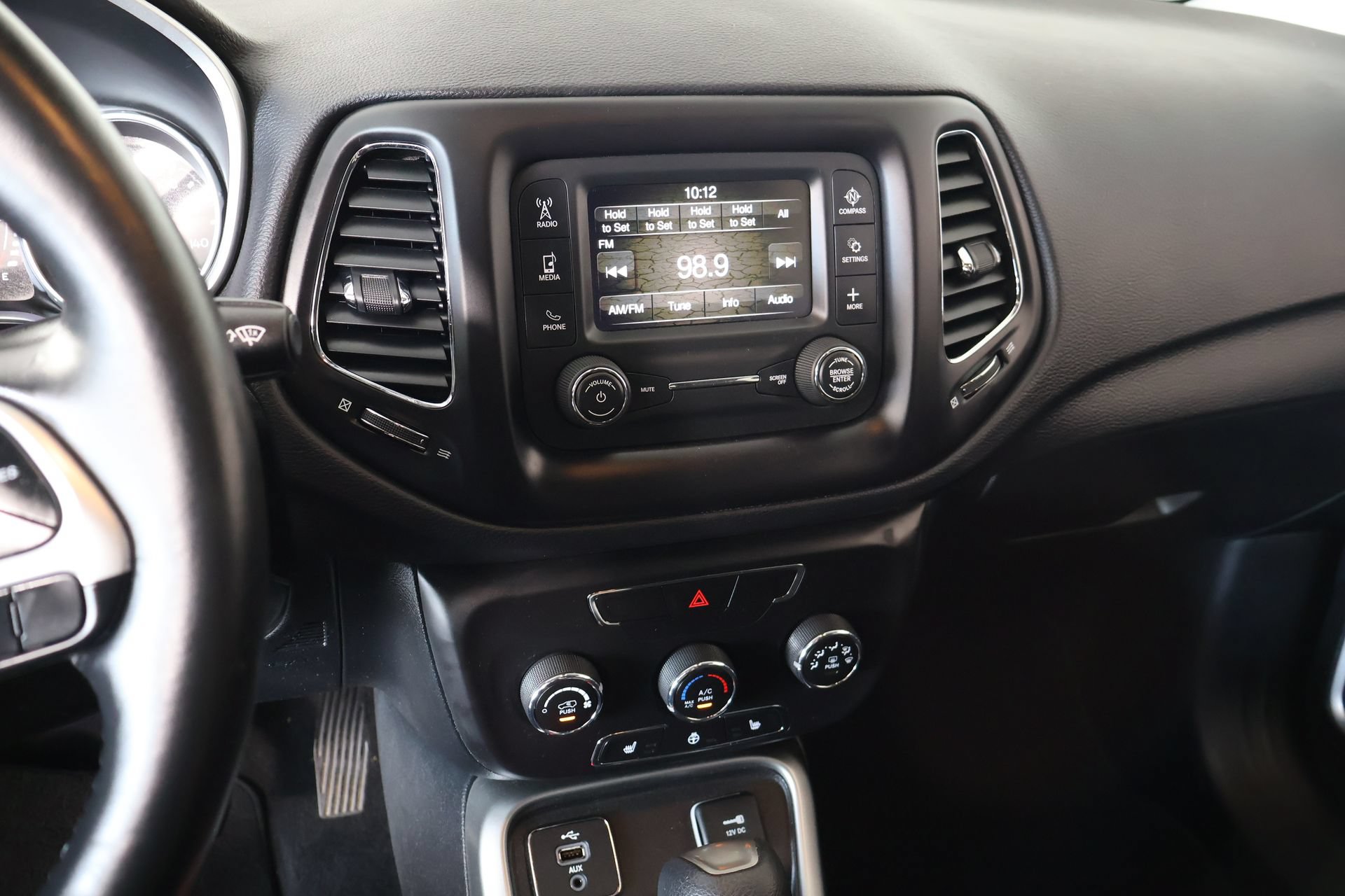 Used 2018 Jeep Compass Sport w/ Cold Weather Group FWD image 5