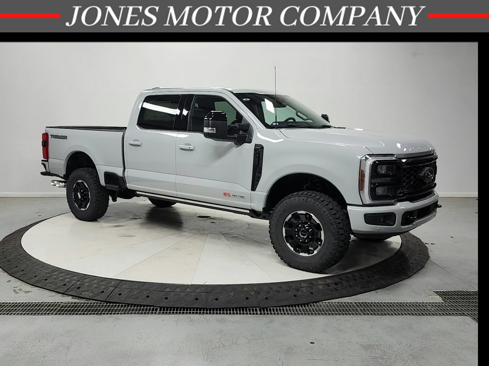 New 2026 Ford F250 Lariat w/ Tremor Off-Road Package