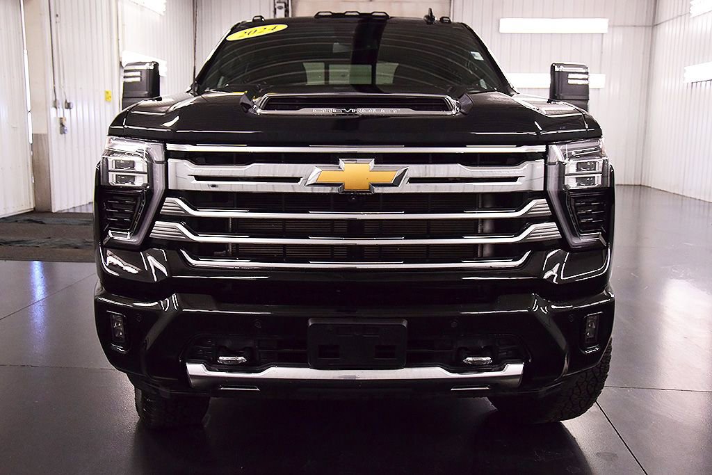 Used 2024 Chevrolet Silverado 2500 High Country w/ Z71 Off-Road Package AWD/4WD image 2