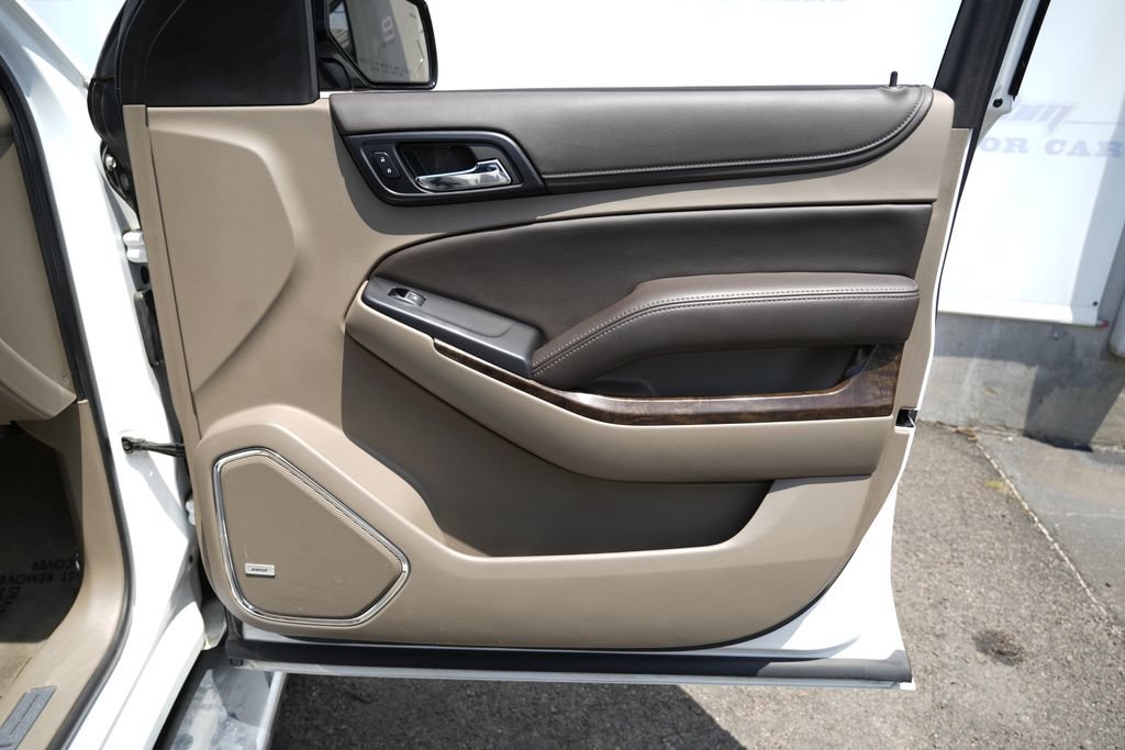 Used 2018 Chevrolet Suburban LT w/ LT Signature Package RWD image 37