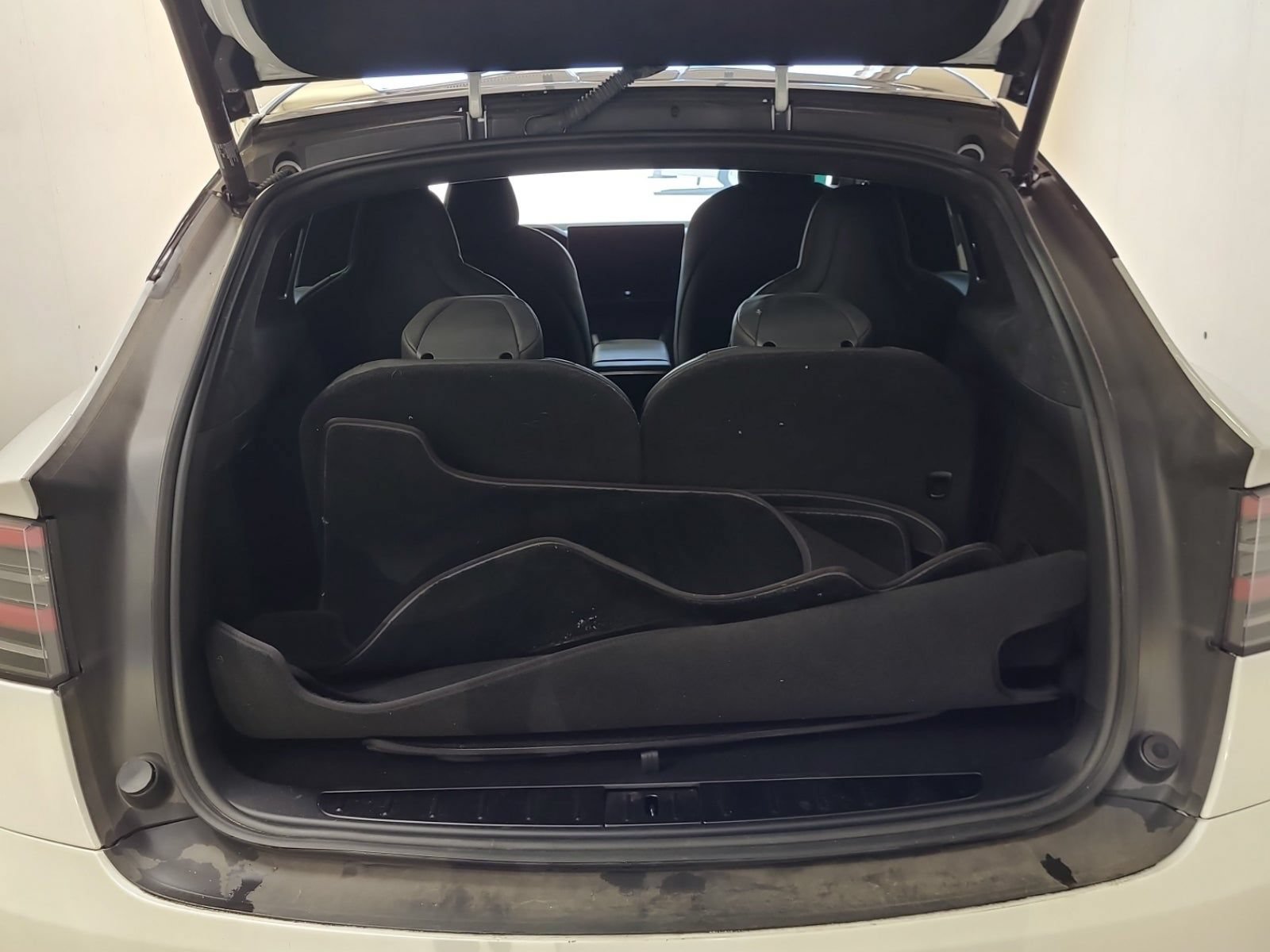 Used 2023 Tesla Model X AWD/4WD image 7
