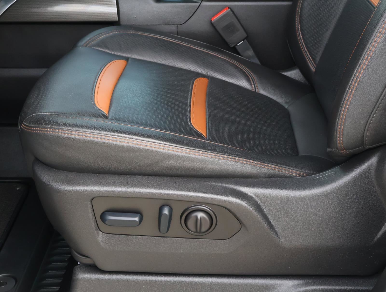 Used 2023 GMC Sierra 3500 AT4 w/ Gooseneck/5TH Wheel Package image 16