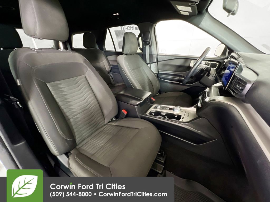 Used 2020 Ford Explorer XLT w/ Comfort Package AWD/4WD image 18