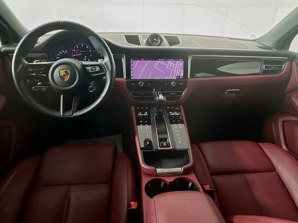 Used 2024 Porsche Macan AWD/4WD image 26
