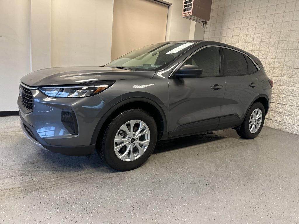 Used 2023 Ford Escape Active AWD/4WD image 38