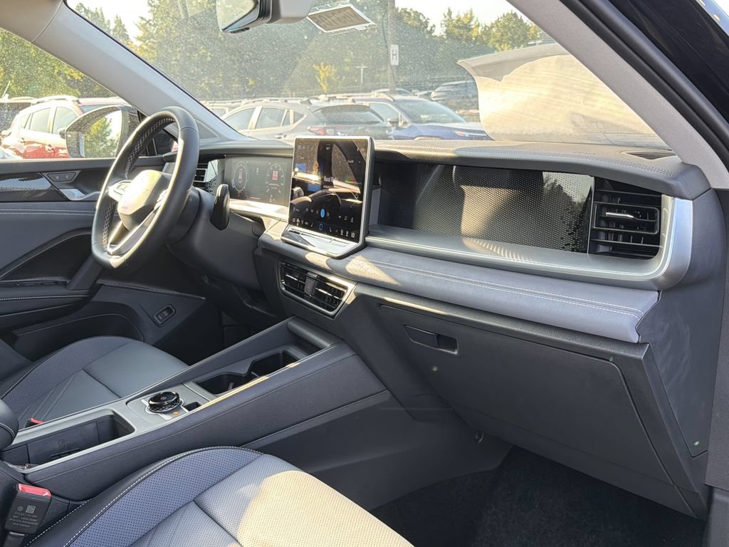 New 2026 Volkswagen Tiguan SE FWD image 19